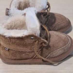 Lamo Tan Kids Boots with Cream Lining